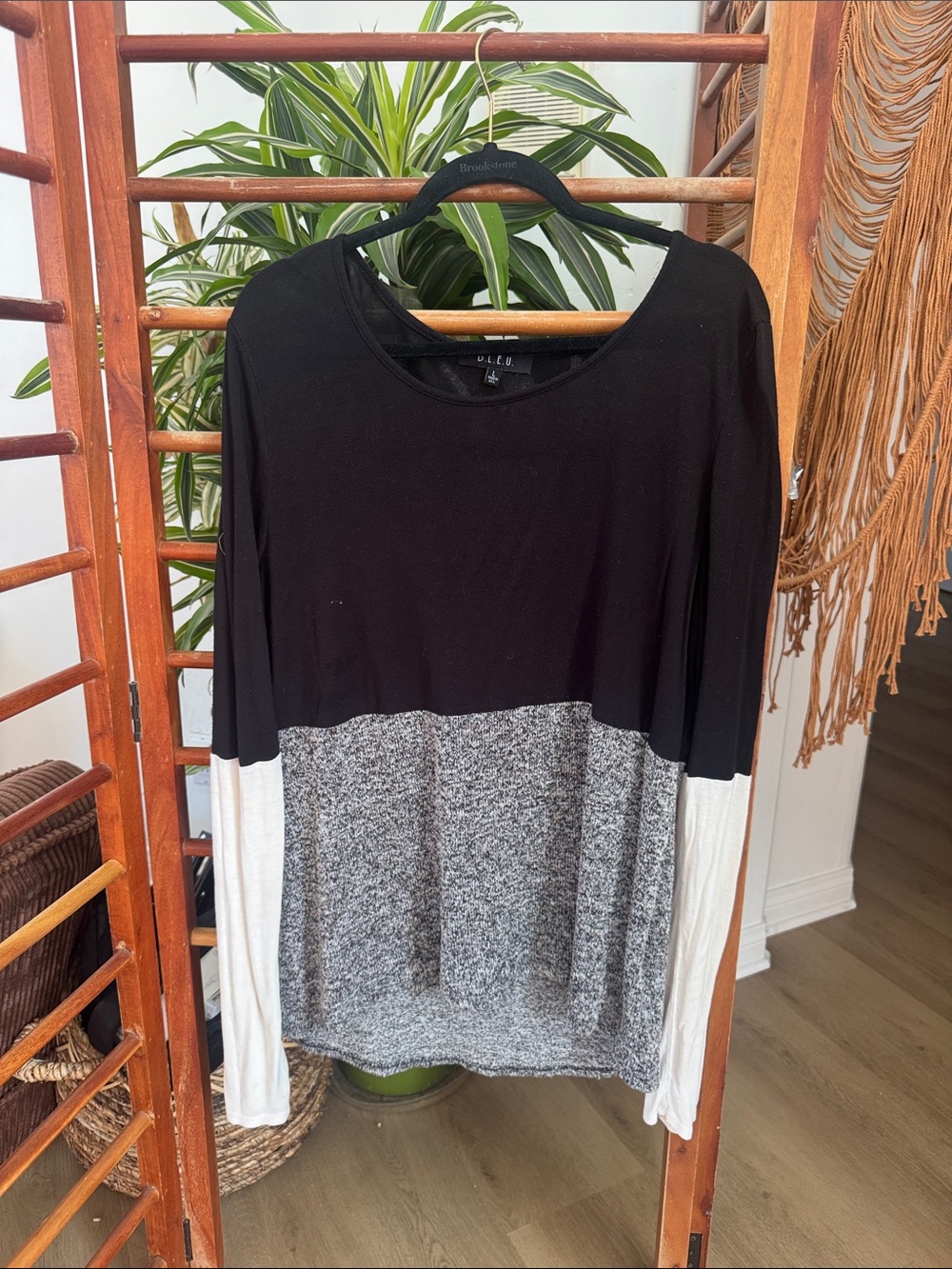 B.L.E.U. Colorblock Long Sleeve Top in Black, Gray & White